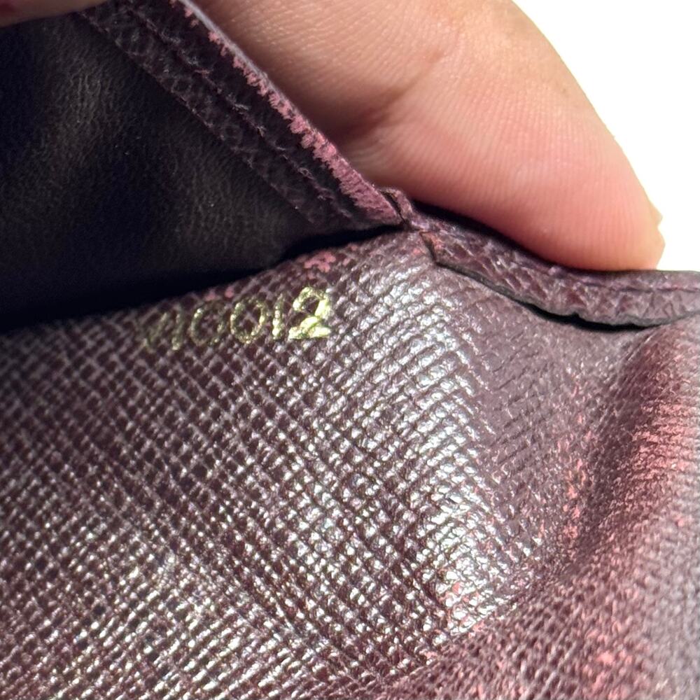 Louis Vuitton Taiga Long Wallet - Picture 9 of 12